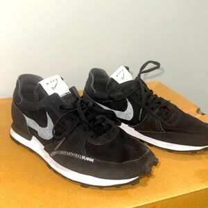 Nike Men's Black Sneakers